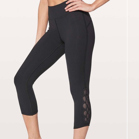 Lululemon Tied To It pants cropped leggings 6 black 21” - Picture 1 of 8
